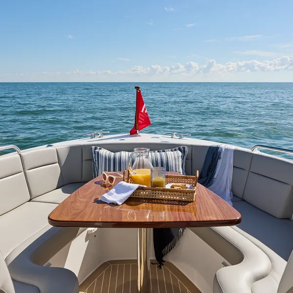Bow Seating Dining - interior view