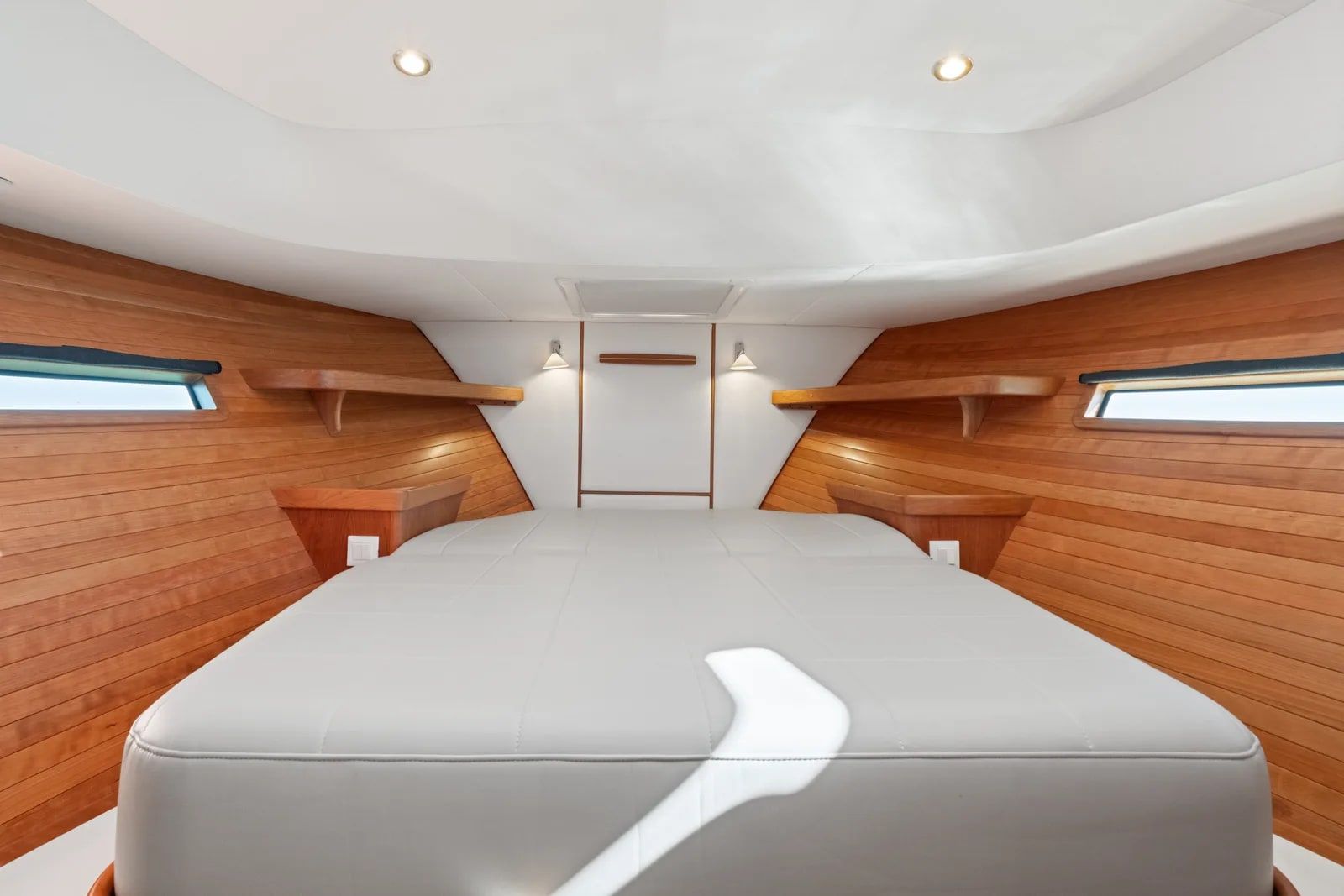MJM 47R primary stateroom with queen size mattress