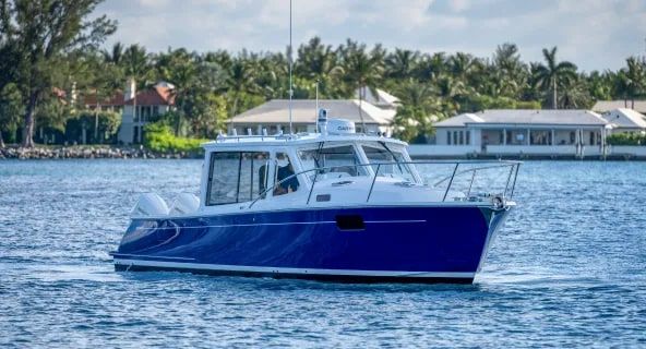 MJM 38RS high-performance crossover