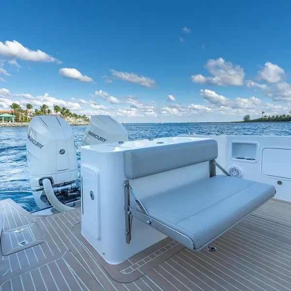 MJM 38RS livewell with integrated fold down seating