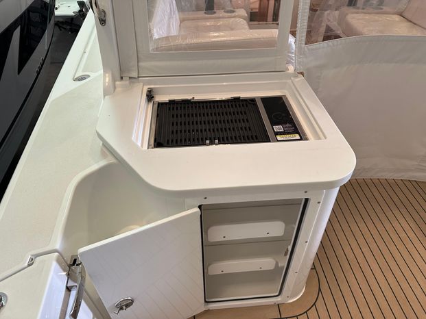 2025-mjm-yachts-35-072-grill