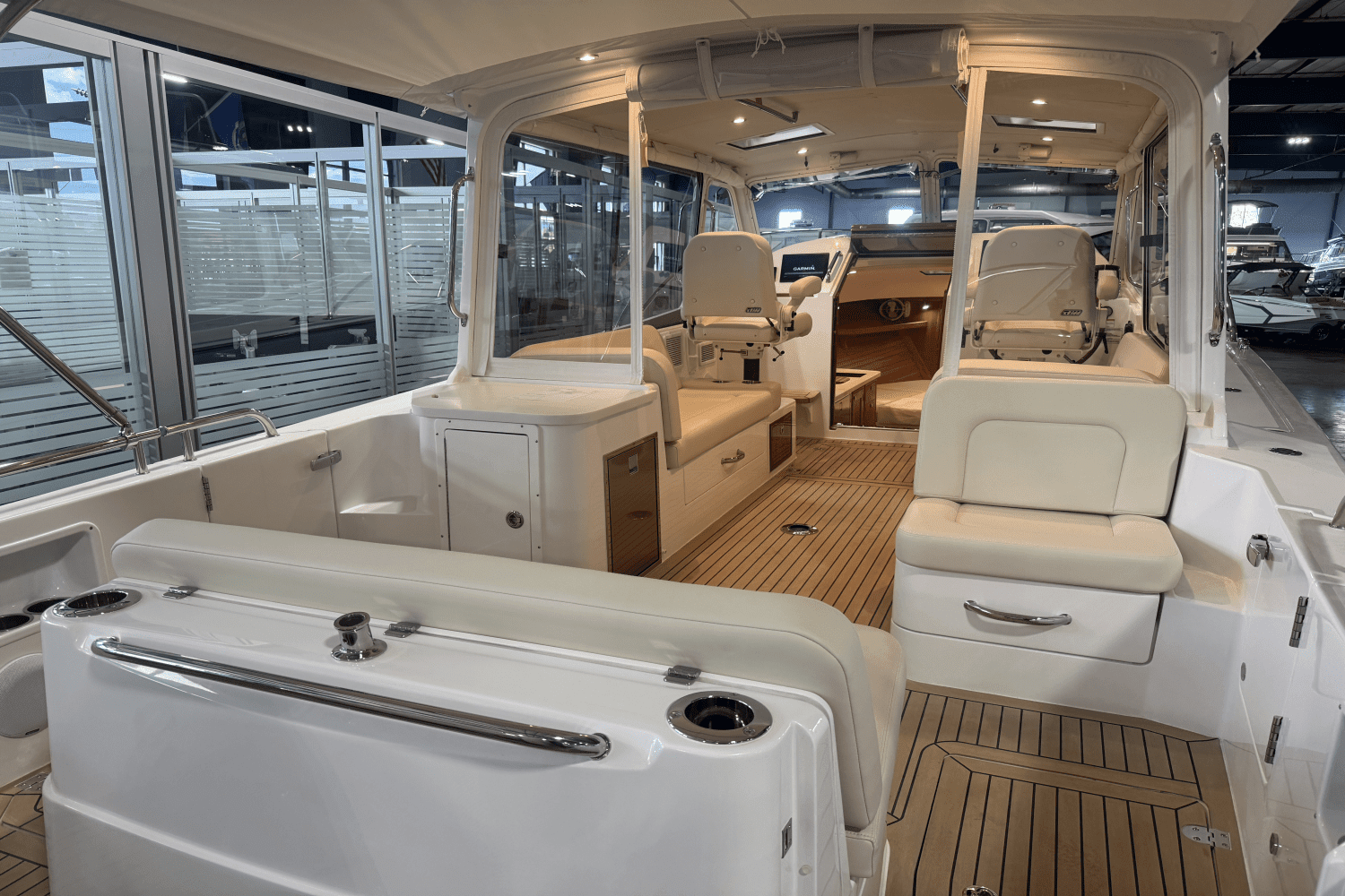 35-066-indoor-outdoor