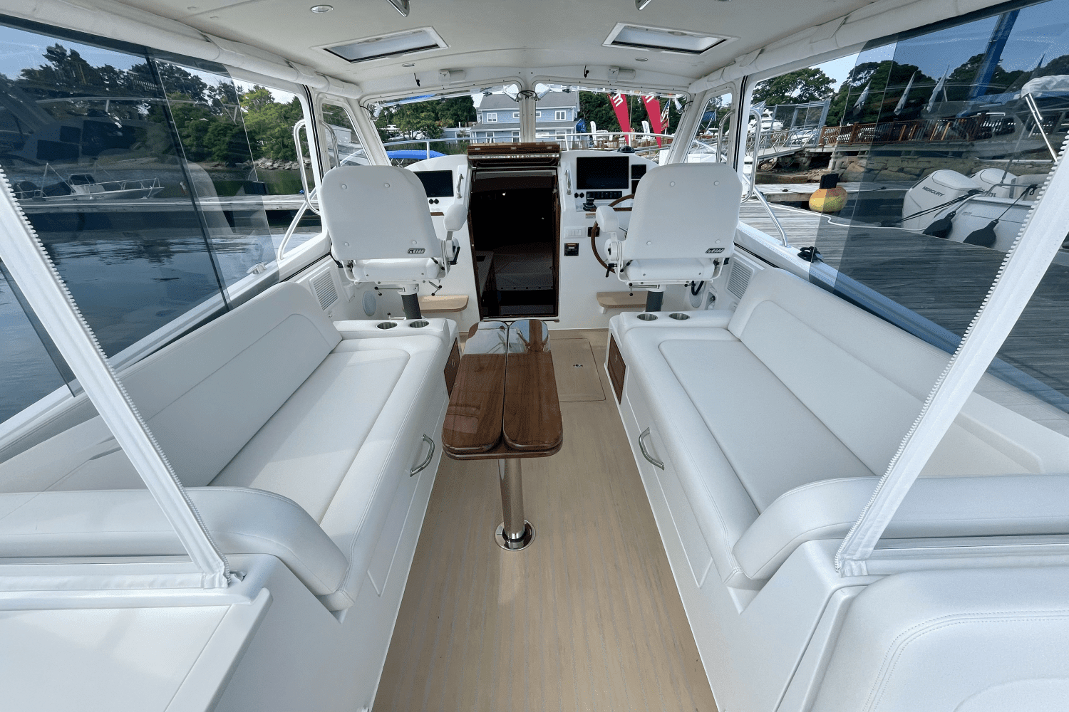 MJM-35-056-pilothouse